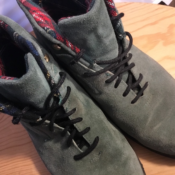 Vintage Bass Boots Women's 7.5 M Ankle Booties Green Suede Almond Toe Lace Up - Picture 6 of 9